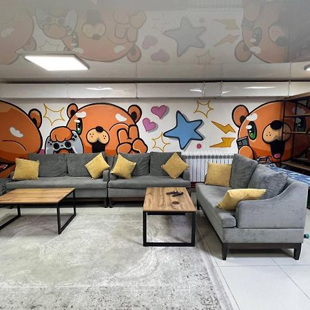 Место Встречи "Guest House Meeting Place" บิชเคก ภายนอก รูปภาพ
