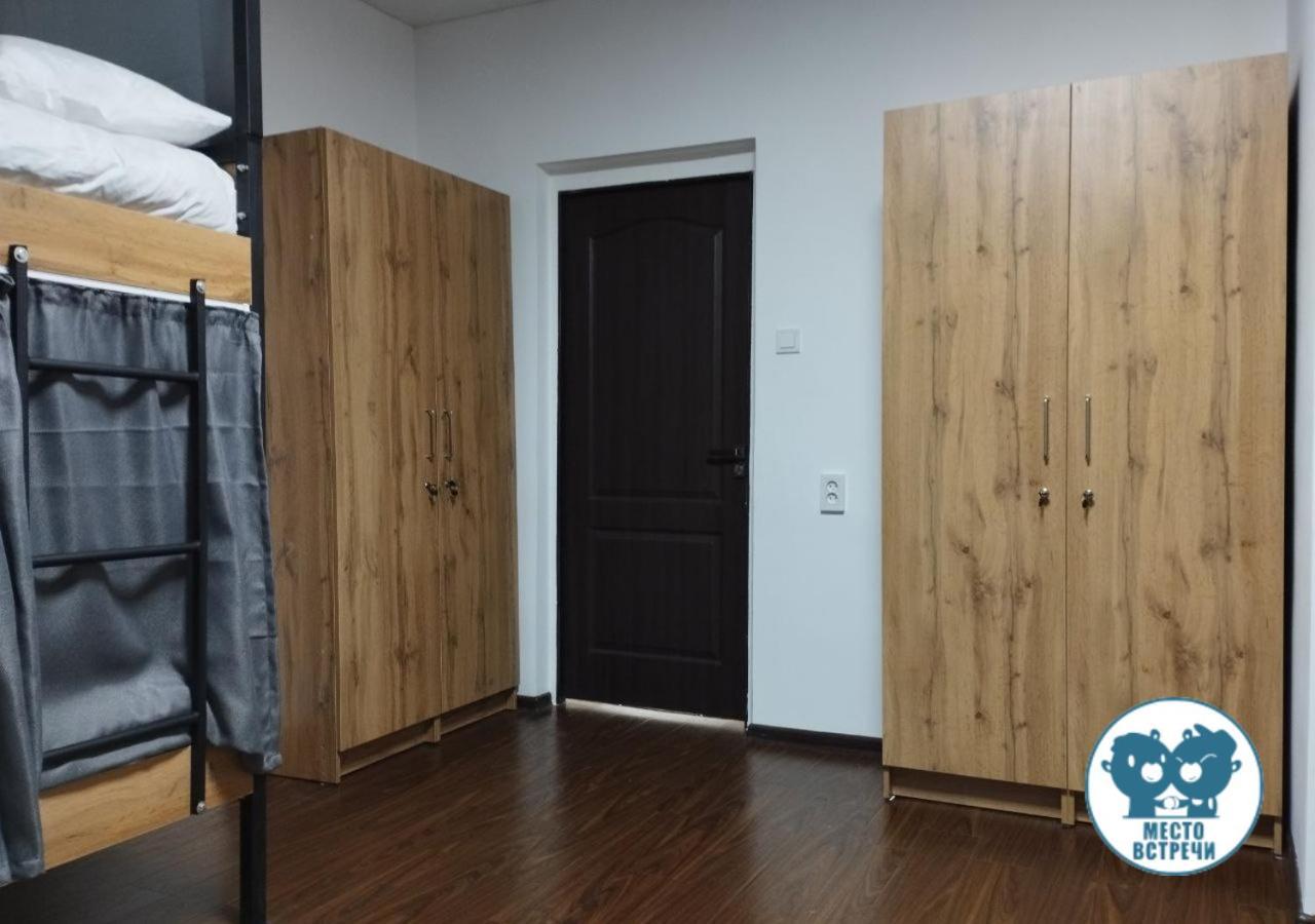 Место Встречи "Guest House Meeting Place" บิชเคก ภายนอก รูปภาพ