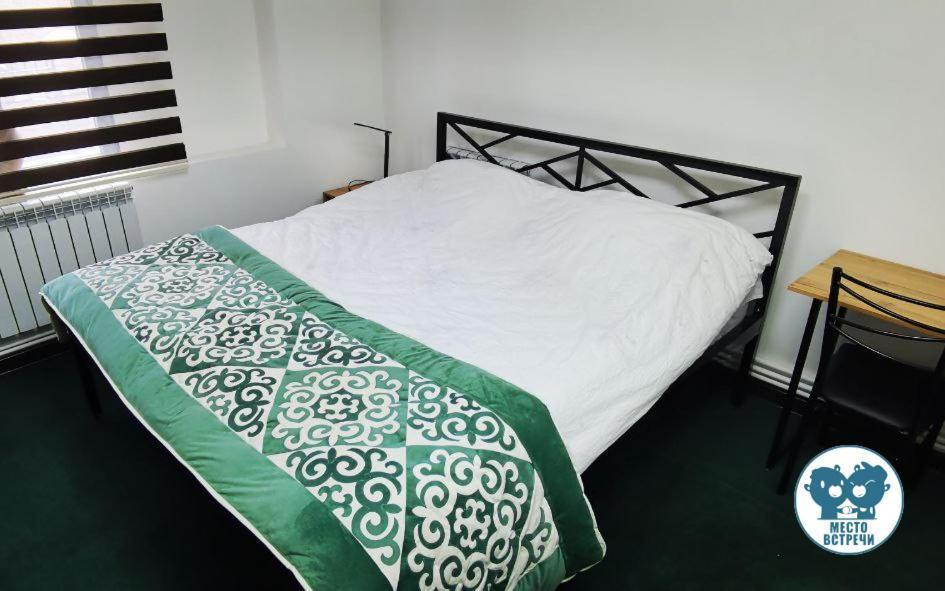 Место Встречи "Guest House Meeting Place" บิชเคก ภายนอก รูปภาพ