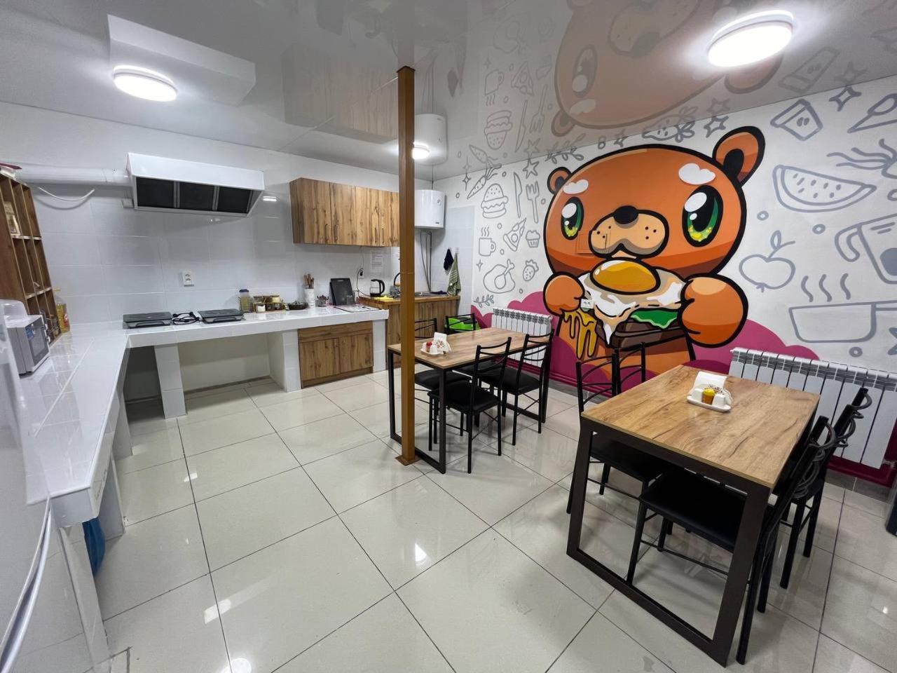 Место Встречи "Guest House Meeting Place" บิชเคก ภายนอก รูปภาพ